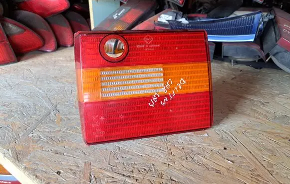 Volkswagen PASSAT B4 Tailgate rear/tail lights 3A9945108