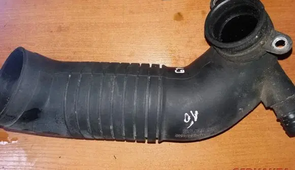 Audi A4 S4 B6 8E 8H Air intake hose/pipe 8E0129615