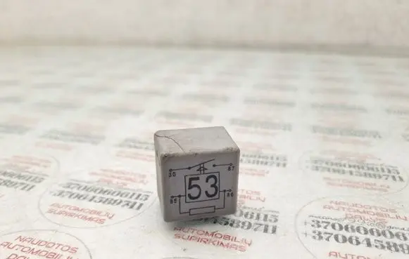 Volkswagen PASSAT B5 Other relay 