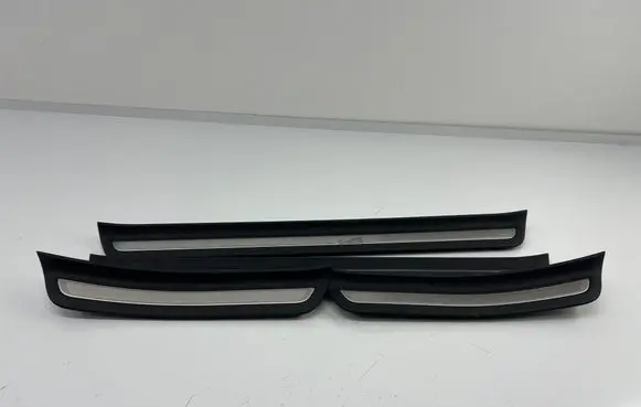 KIA Stinger sill trim set (inner) 85883J5100