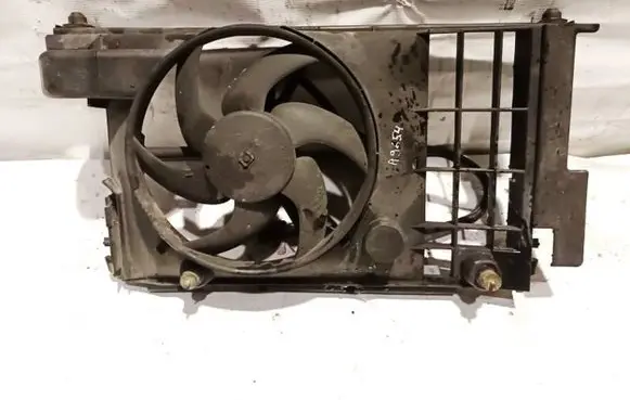 Peugeot 406 Radiator cooling fan shroud 8240154D80