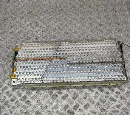 Tesla Model S Hybrid / electric car battery 102095590A 107195400B