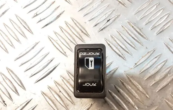Nissan Primera Central locking switch button 