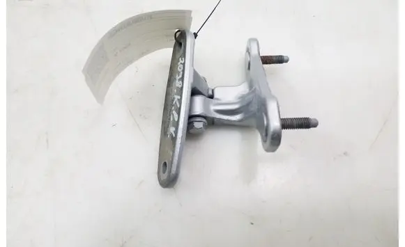 Mercedes-Benz E W212 Front door upper hinge A2047201537