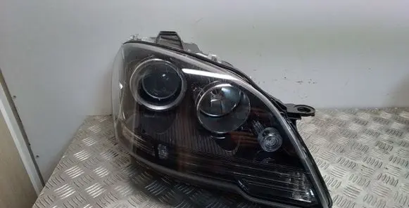 Mercedes-Benz ML W164 Headlight/headlamp