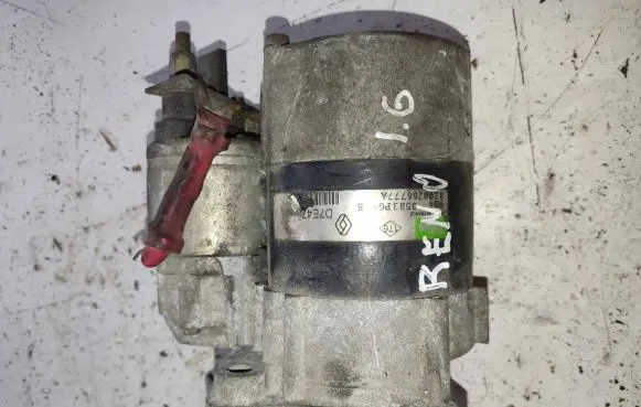 Renault Megane II Starter motor 8200266777A