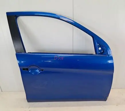 Mitsubishi ASX Front door D305