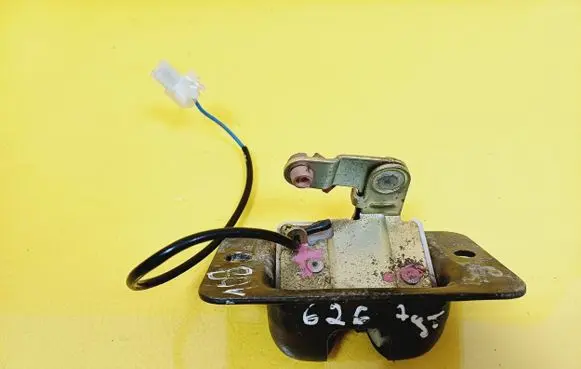 Mazda 626 Tailgate/trunk/boot lock/catch/latch