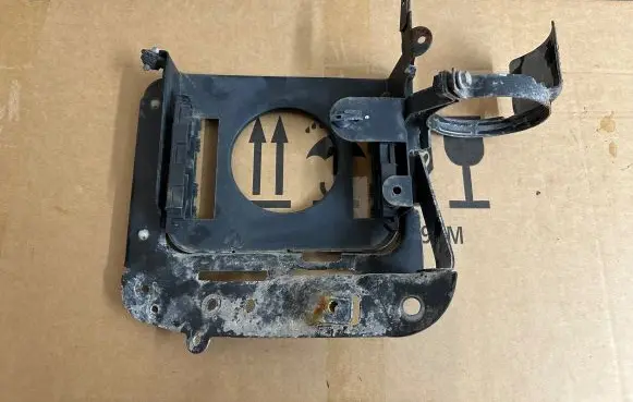 Volkswagen Amarok Engine control unit holder 