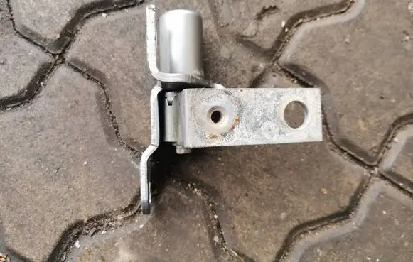 Ford Mondeo MK IV Front door upper hinge 