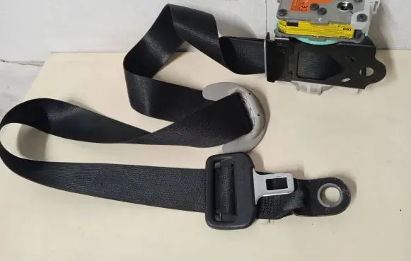 Toyota Verso Front seatbelt 732100f052