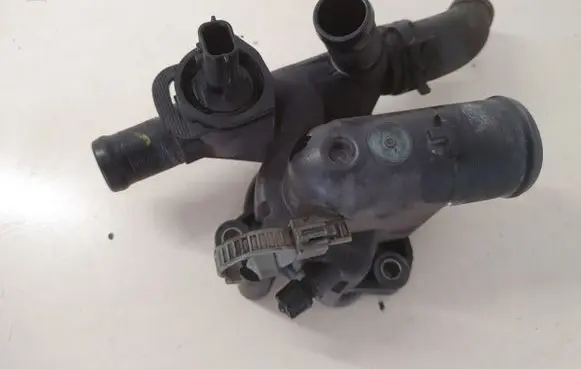 Nissan X-Trail T31 Thermostat/thermostat housing