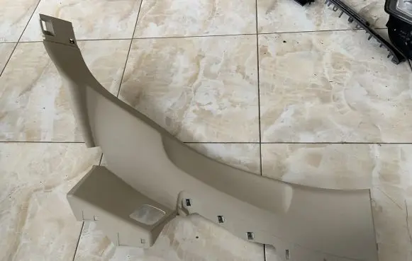 Audi Q7 4M Rear seat side bottom trim 4M0867768F 4M0867768G 4M0867768FSF3