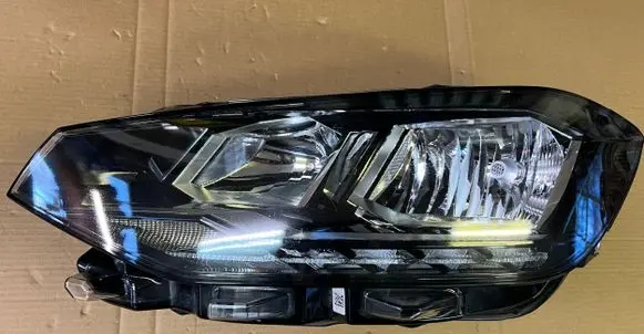 Volkswagen Golf Sportsvan Headlight/headlamp 90111501 517941005D