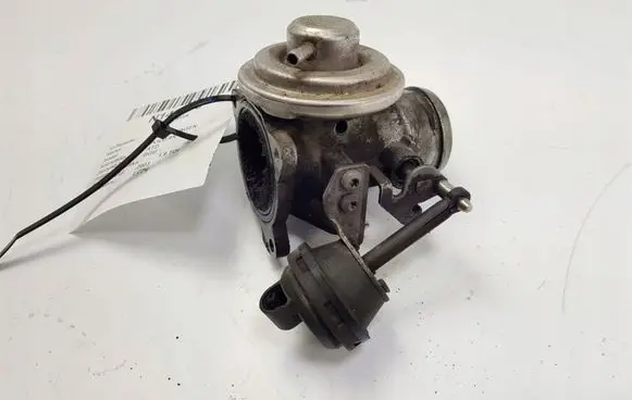 Volkswagen Polo EGR valve 038131501E