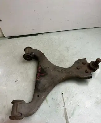 Mercedes-Benz Vito Viano W639 Front lower control arm/wishbone 654