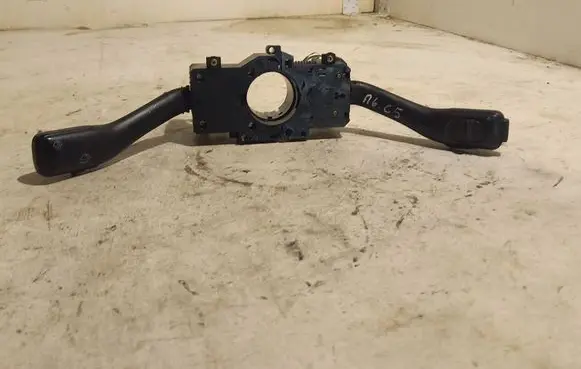 Audi A6 S6 C5 4B Indicator stalk 8L0953513H