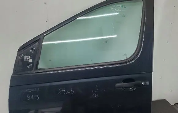 Mercedes-Benz Vaneo W414 Front door