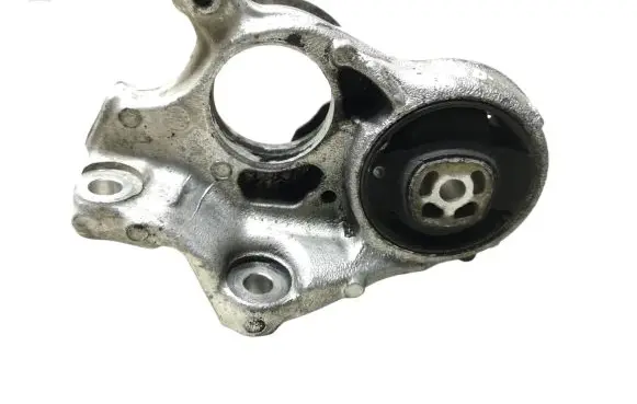 Citroen Berlingo Engine mount bracket 810907