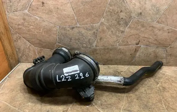 Mercedes-Benz C W204 Air intake hose/pipe A6510940797