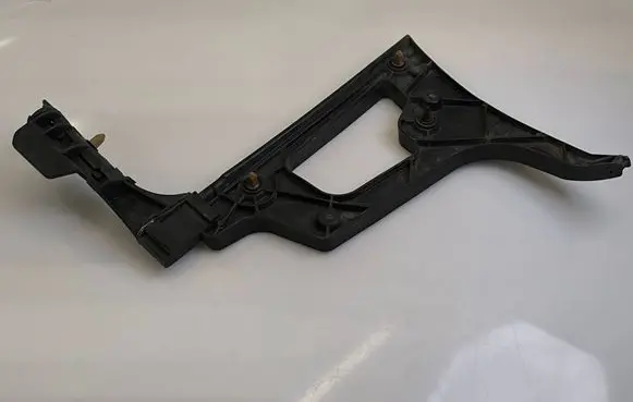 Volkswagen Golf IV Bumper support mounting bracket corner 8T0807453 15067