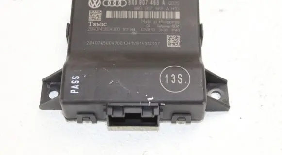 Audi A4 S4 B8 8K Gateway control module 8R0907468A