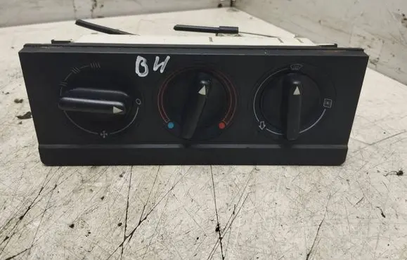 Audi 80 90 S2 B4 Air conditioner control unit module 