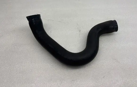 Volvo S60 Engine coolant pipe/hose 08671393