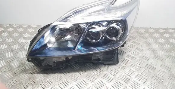 Toyota Prius (XW30) Headlight/headlamp