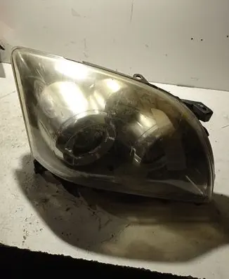 Toyota Avensis T250 Headlight/headlamp