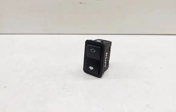 BMW 5 E39 Electric window control switch 8368974