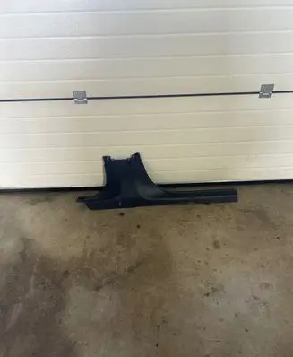 Peugeot 208 (B) pillar trim (bottom) 98323962ZD 39210829 98689Y02