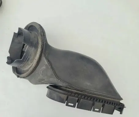BMW 5 E39 Other engine bay part 8379621