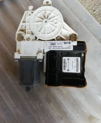 Audi A3 S3 8P Rear door window regulator motor 8p4959801b