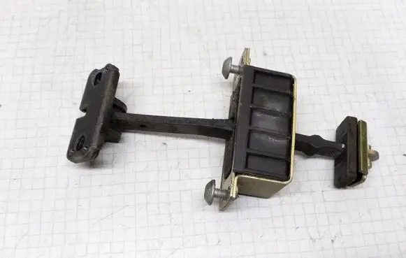 Mercedes-Benz C AMG W203 Front door check strap stopper