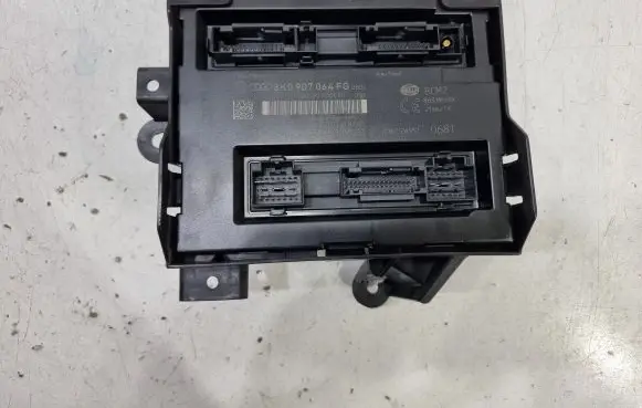 Audi A4 S4 B8 8K Comfort/convenience module 8K0907064FG