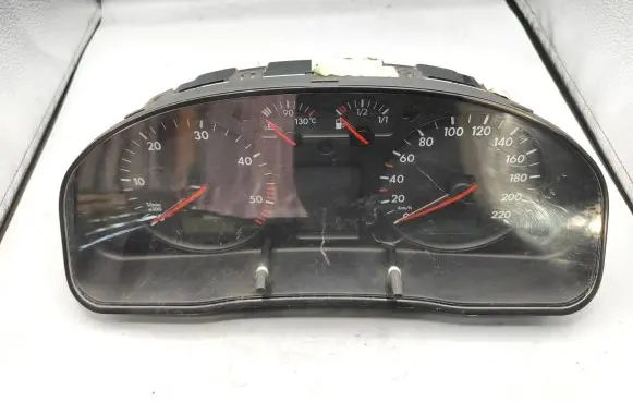 Volkswagen Golf IV Speedometer (instrument cluster) 110008774