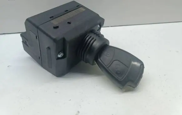 Mercedes-Benz C W203 Ignition lock 2095451908 A2095451908 33002418
