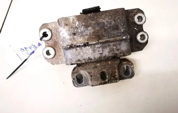 Volkswagen Touran I Engine mount bracket 1k0199555