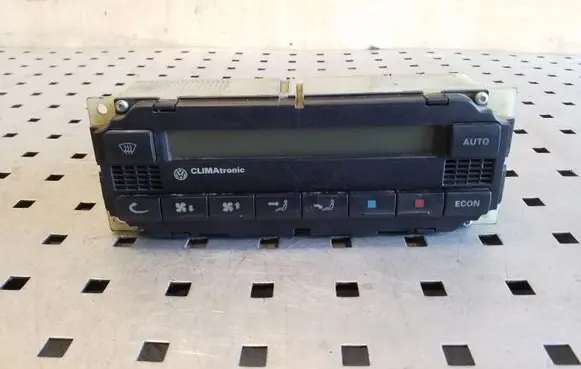 Volkswagen Golf IV Climate control unit