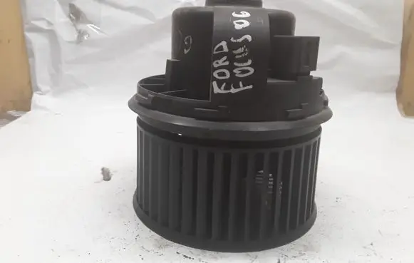 Ford Focus Heater fan/blower 1736007104