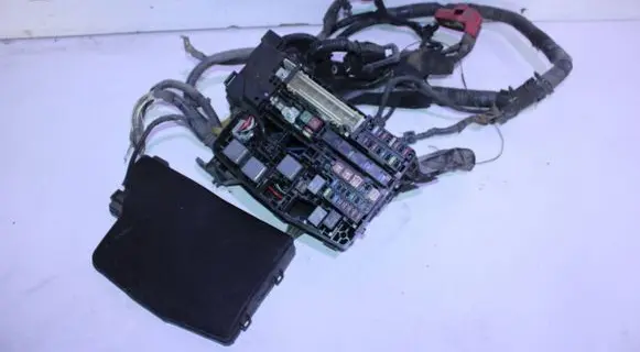 Toyota Verso Fuse box set 821110FM90 912AETTLST 19FD014213538