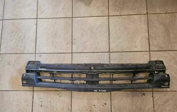 Renault Trafic II (X83) Front bumper upper radiator grill 620300102R 93857535 36092