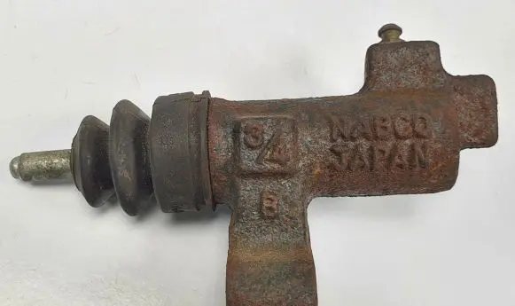 Nissan Primera Clutch slave cylinder 