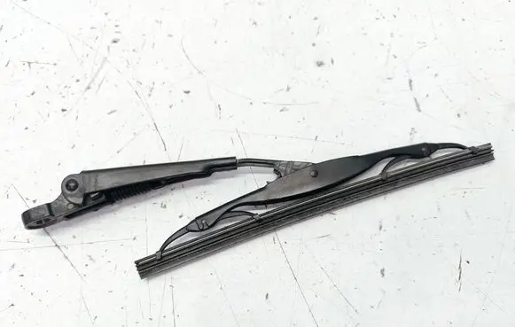 Buick Encore I Rear wiper blade arm 