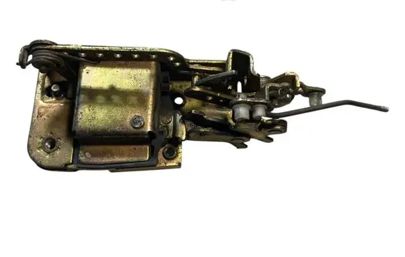 Volkswagen Transporter - Caravelle T4 Front door lock 701837015D