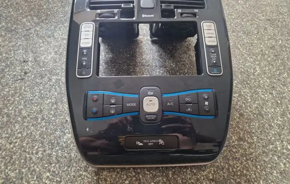 Nissan Leaf I (ZE0) Climate control unit 275003NA0C