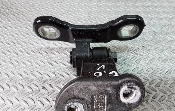Rear door upper hinge