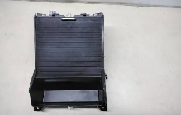 Mercedes-Benz GLE (W166 - C292) Cup holder 16956605