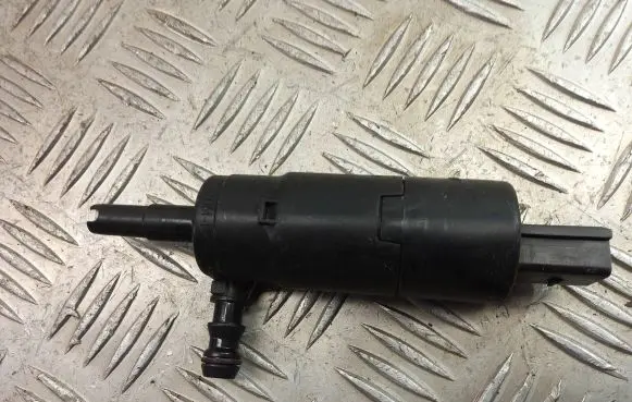 BMW 3 E90 E91 Headlight washer pump 8377430